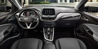 Infoentretenimiento interior con pantalla Touchscreen de 8 pulgadas para Chevrolet Onix 2025, sedán
