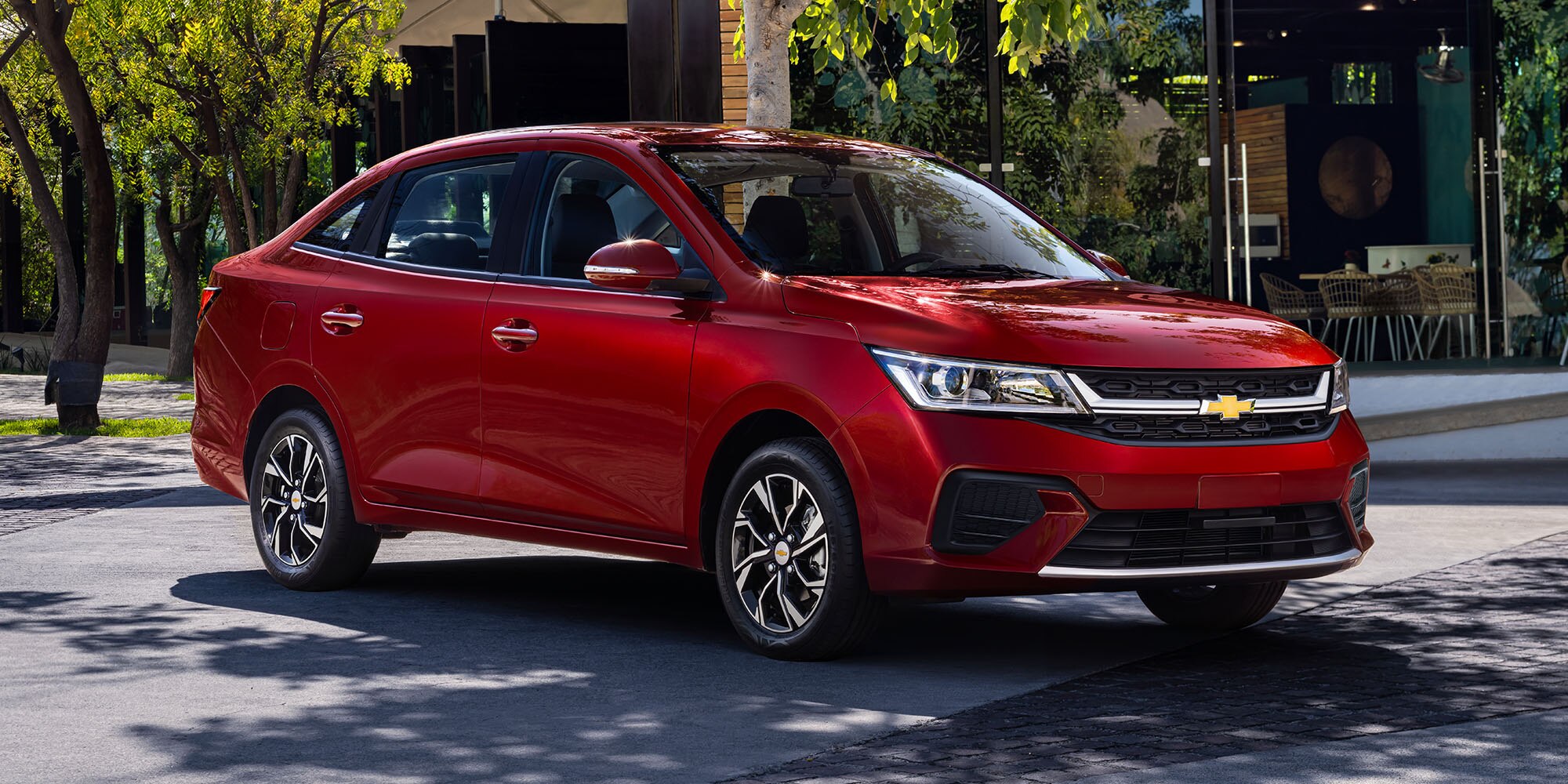 Chevrolet Aveo 2026, auto tipo sedán diseñado con cristales tintados