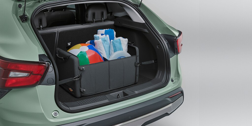 Organizador de cajuela con logo Chverolet para trax 2024