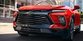 Chevrolet Blazer 2025, camioneta mediana con nuevo diseño deportivo y fascia de RS