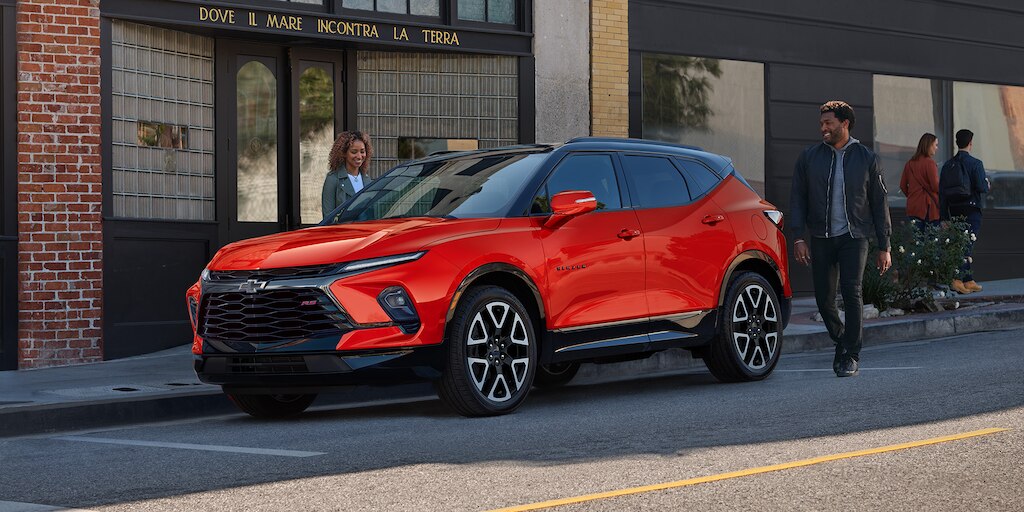 Chevrolet Blazer 2025, camioneta mediana con suspensión delantera McPherson y trasera independiente de 5 brazos
