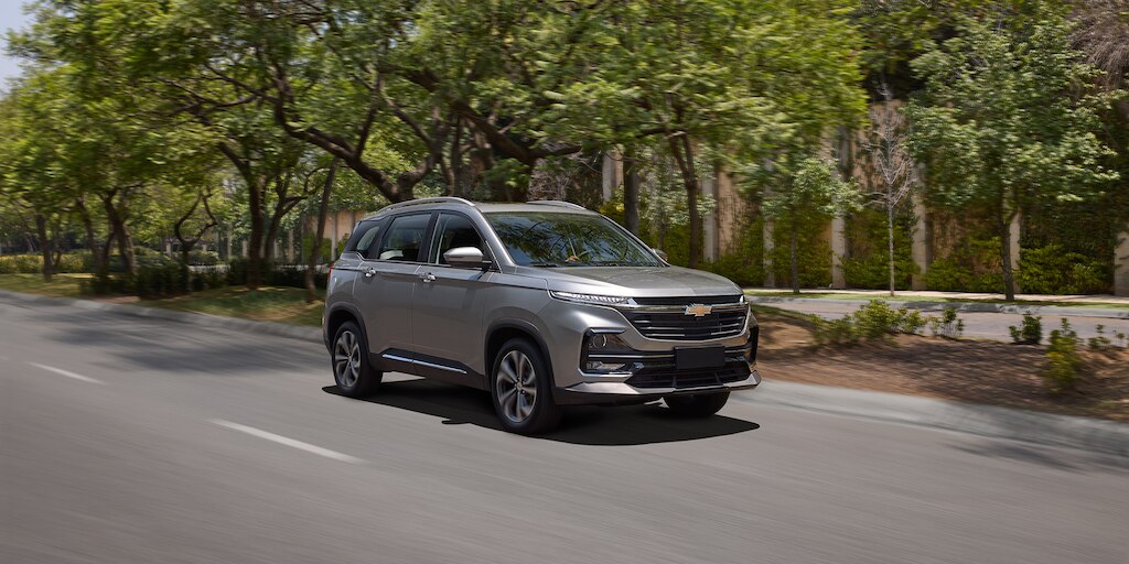 Vista exterior de tu nueva Chevrolet Captiva 2025, con sistema de seguridad activa, la camioneta que protege a tu familia