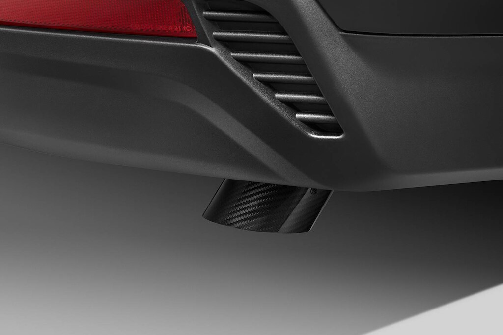 Tu Nueva Suburban 2025 con la punta de escape sencilla de 5.3L fibra de carbón y más accesorios de performance Chevrolet