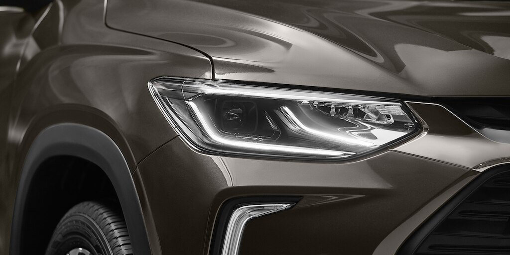 Chevrolet Tracker 2025 con faros de halógeno con encendido y apagado automático