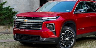 Vista delantera Faros LED IntelliBeam de Nueva Chevrolet Traverse 2024, camioneta familiar 8 pasajeros, motor Turbo 2.5L