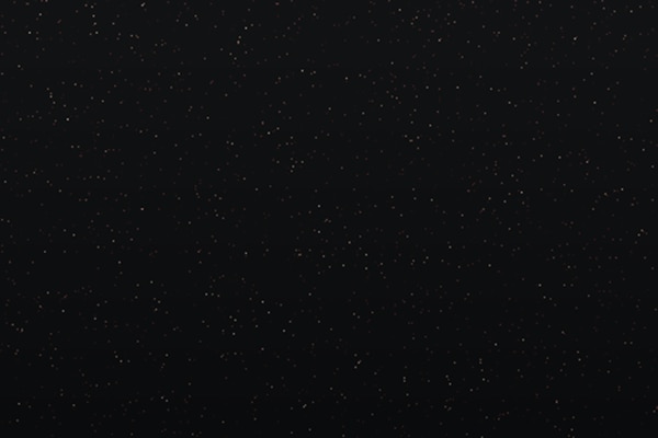  Nueva camioneta pickup compacta Chevrolet versión Montana RS 2024 disponible en color Negro Ónix