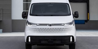 Fascia novedosa de la nueva Chevrolet Express Max 2025